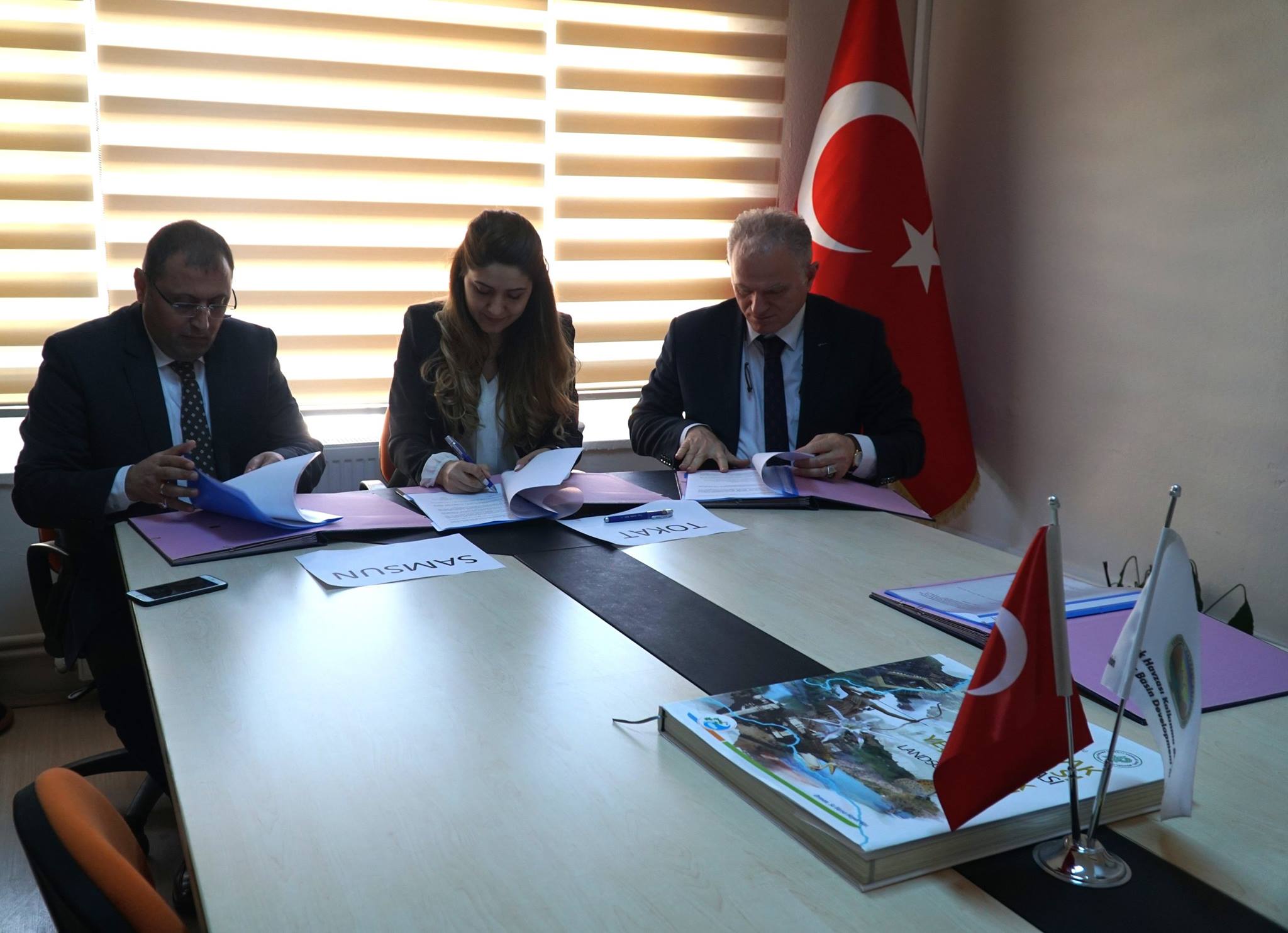 TR83 Bölgesinde uygulanacak Tarımsal Üretime Konu Olan Bitki Türlerinin Köy Popülasyonlarının Araştırılması ve Envanter Hazırlanması projesi Uygulama Protokolü paydaşların katılımı ile imzalandı